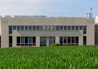 24 salles, théâtre et salle ominisport pour le Collège de la Terre Sainte à Coppet, une référence européenne sur le plan énergétique.
