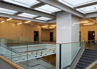 Assainissement énergétique de l'EPCL, construit selon le système «crocs», et surélévation d’un étage. Architecture, art, énergie.