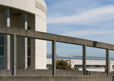 24 salles, théâtre et salle ominisport pour le Collège de la Terre Sainte à Coppet, une référence européenne sur le plan énergétique.