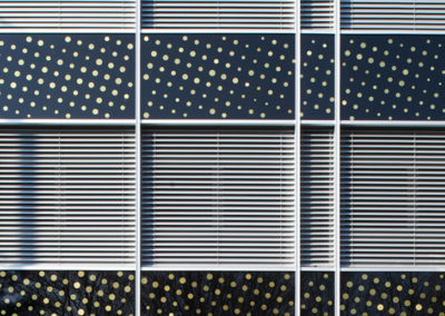 Assainissement énergétique de l'EPCL, construit selon le système «crocs», et surélévation d’un étage. Architecture, art, énergie.