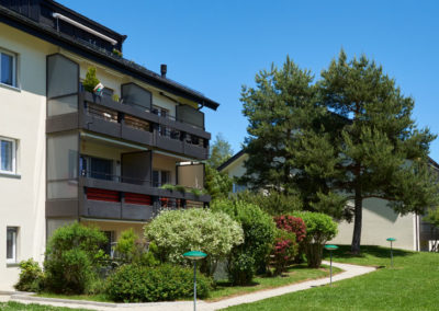 Grand Chemin 53-55 Epalinges, assainissement et transformation de deux immeubles de 10 appartements chacun,à Epalinges par Chiché Architectes