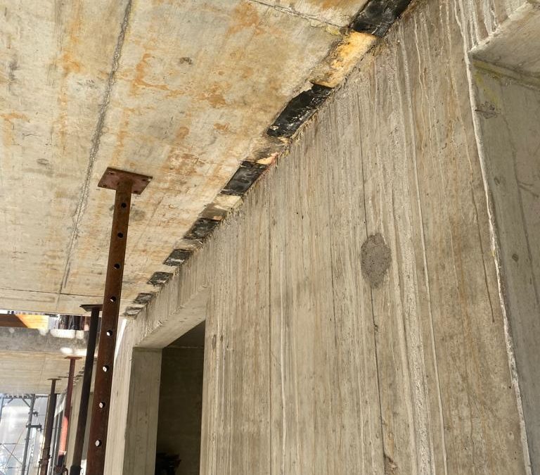 la pose des consoles isolantes